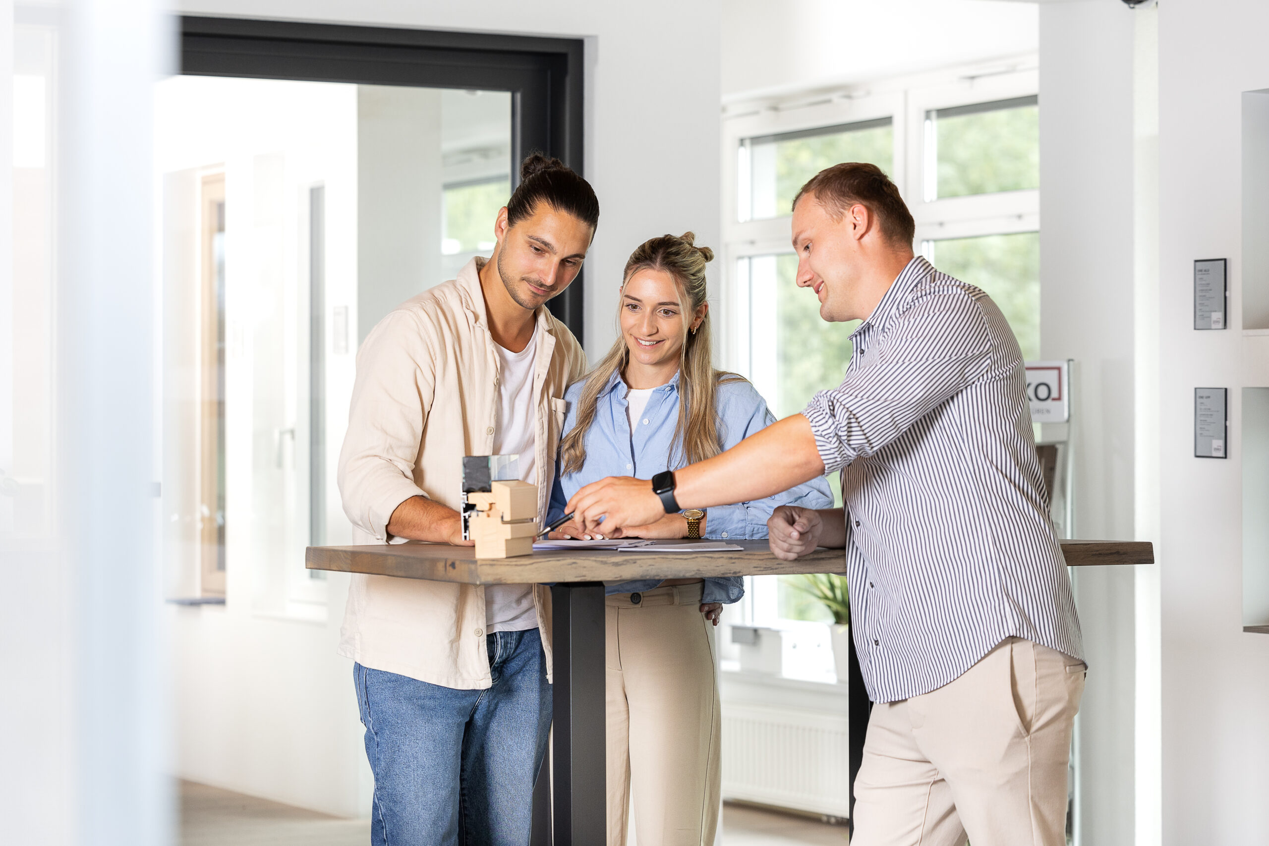 Serviceleistungen rund um Fenster, Türen und Sonnenschutz bei Froschauer